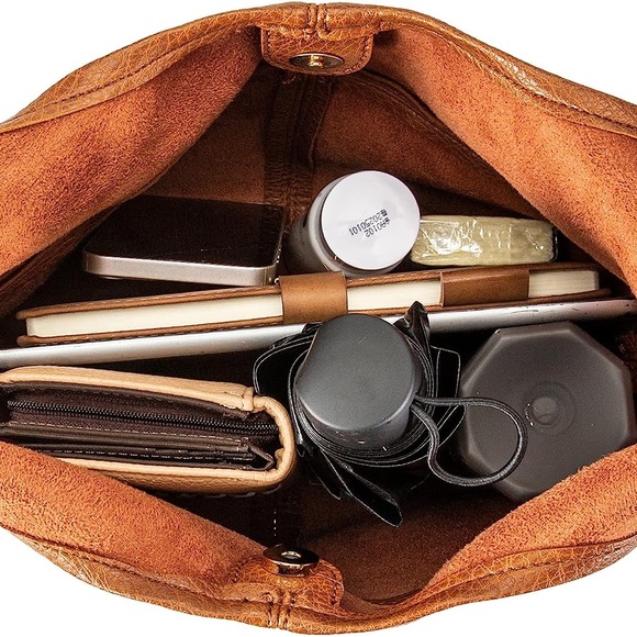 BROWN SUPER SOFT VEGAN LEATHER SHOULDER BAG AND COIN CLUTCH 2 PIECE SET - Picture 6 of 6